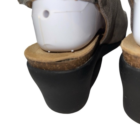 Comfortiva Women's Sandals 8M Gray Metallic Leather Pillowtop Slip On Open Toe - Picture 7 of 11